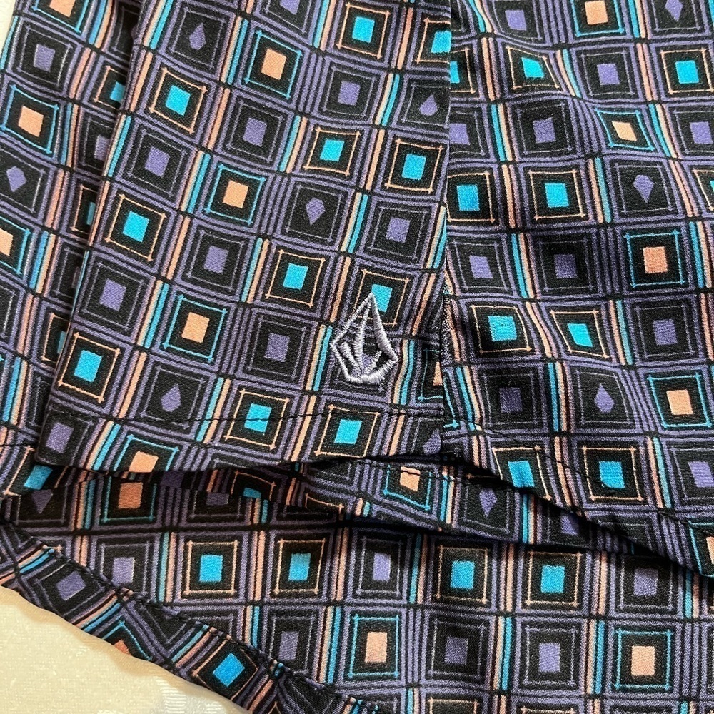 Volcom Women’s Slip Dress Front Ruffle Pockets Geometric Pattern Size Large - Picture 9 of 9